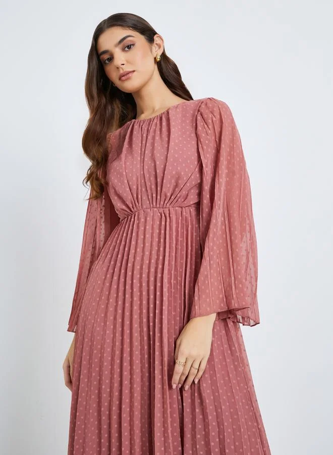 ستايلي فستان طويل بقماش منسوج وحافة واسعة